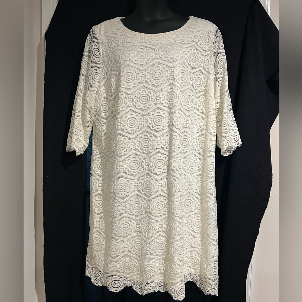 GORGEOUS WHITE LACE DRESS